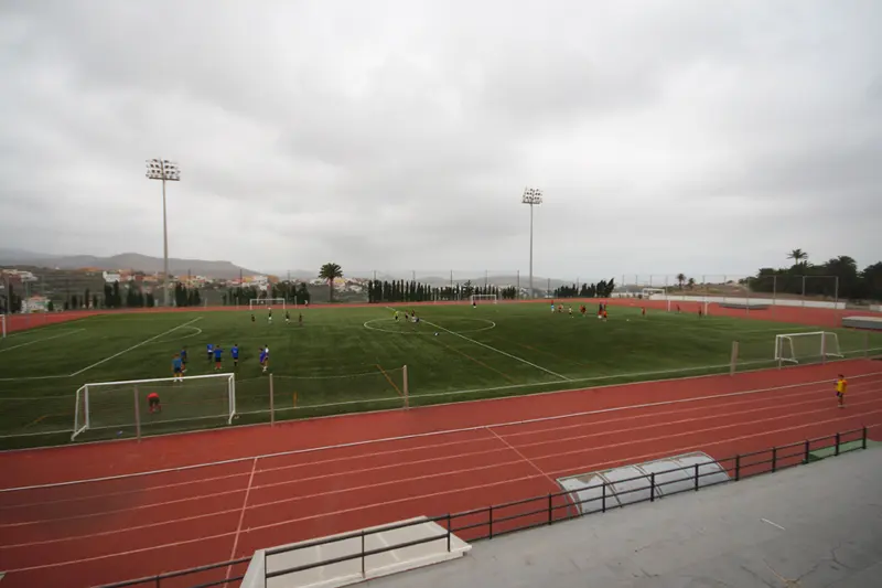 campo de futbol universitario campus de tafira - Qué es un servicio en el deporte