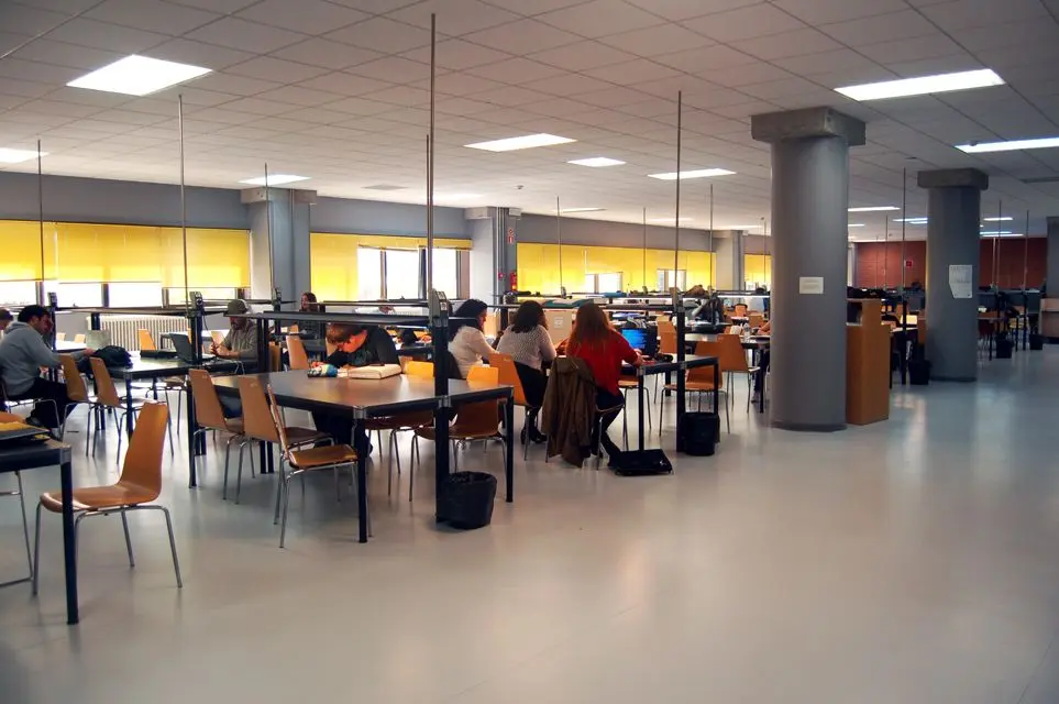 biblioteca central campus de pontevedra - Qué ofrece la biblioteca UNAM